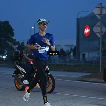 Runner Photo 7586202
