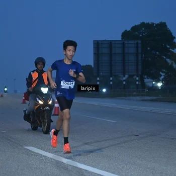 Runner Photo 7586209