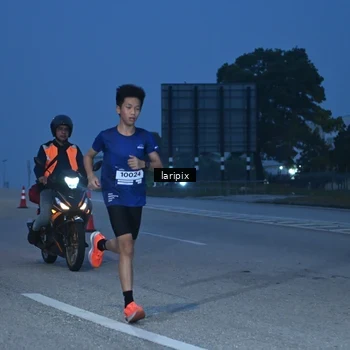 Runner Photo 7586210