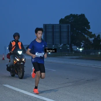 Runner Photo 7586211