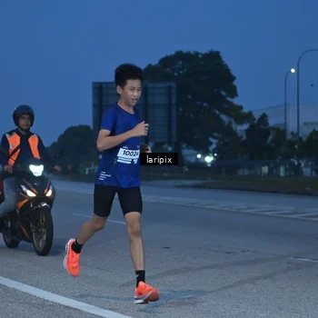 Runner Photo 7586214
