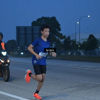 Runner Photo 7586216