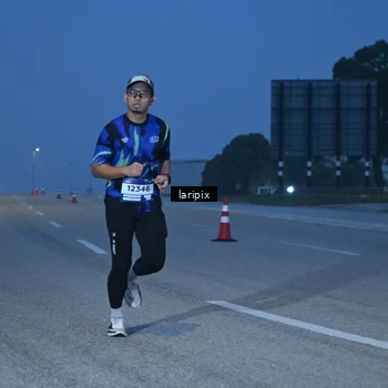 Runner Photo 7586223