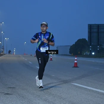 Runner Photo 7586224