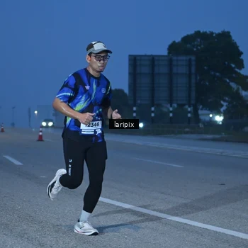 Runner Photo 7586228