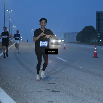 Runner Photo 7586236