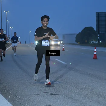 Runner Photo 7586237