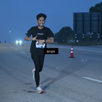 Runner Photo 7586242