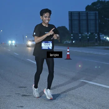 Runner Photo 7586245