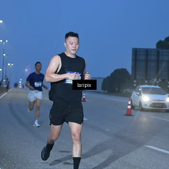 Runner Photo 7586249