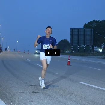 Runner Photo 7586256