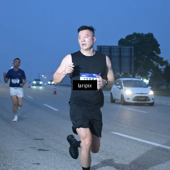 Runner Photo 7586257