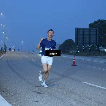 Runner Photo 7586260