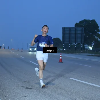 Runner Photo 7586261