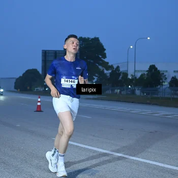 Runner Photo 7586263