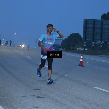 Runner Photo 7586268