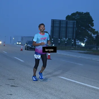Runner Photo 7586270