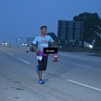 Runner Photo 7586271