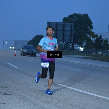 Runner Photo 7586273