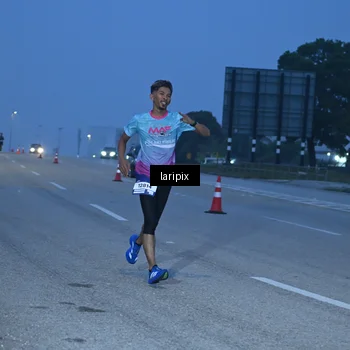 Runner Photo 7586275