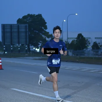 Runner Photo 7586287