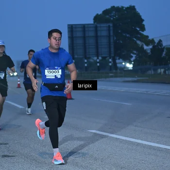 Runner Photo 7586292