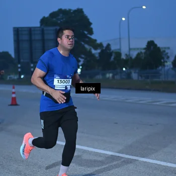 Runner Photo 7586295