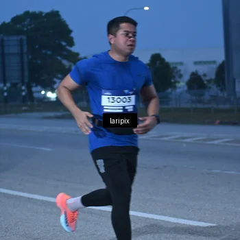 Runner Photo 7586298