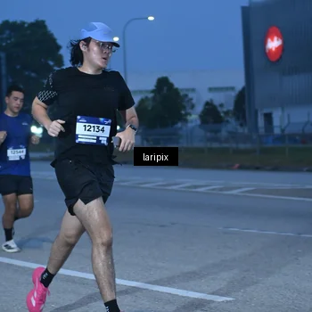 Runner Photo 7586302