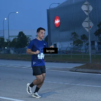 Runner Photo 7586304