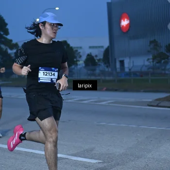 Runner Photo 7586307