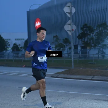 Runner Photo 7586310