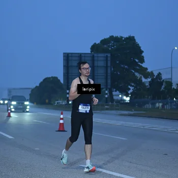 Runner Photo 7586315