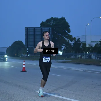 Runner Photo 7586317