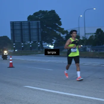 Runner Photo 7586335