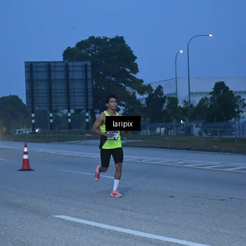 Runner Photo 7586336