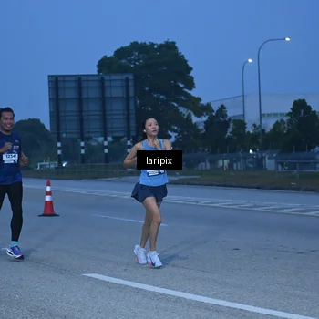 Runner Photo 7586338