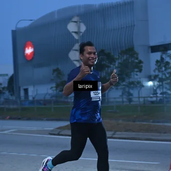 Runner Photo 7586354
