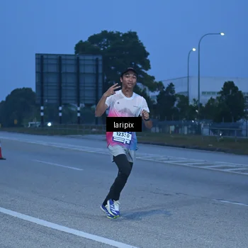 Runner Photo 7586361