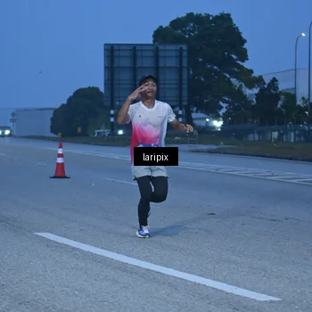 Runner Photo 7586362