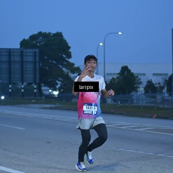 Runner Photo 7586363