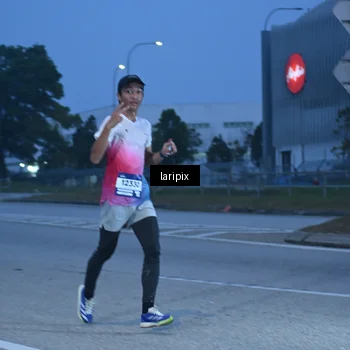 Runner Photo 7586364