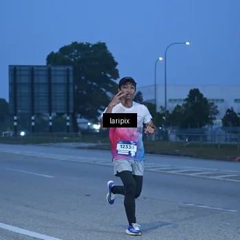 Runner Photo 7586365