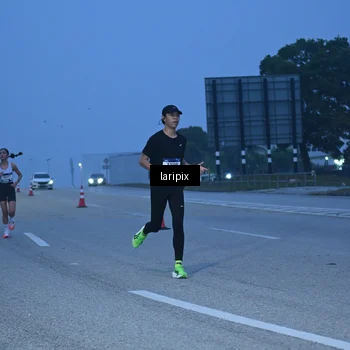 Runner Photo 7586367