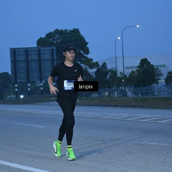 Runner Photo 7586376
