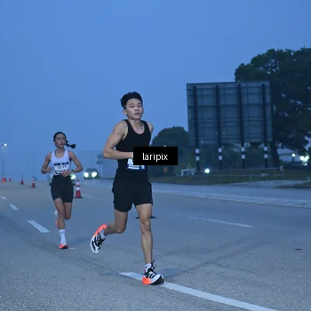 Runner Photo 7586377