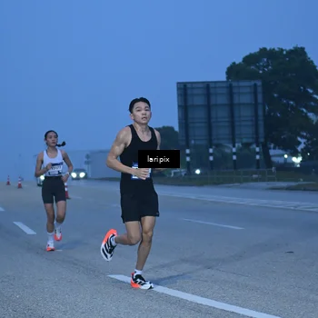 Runner Photo 7586379