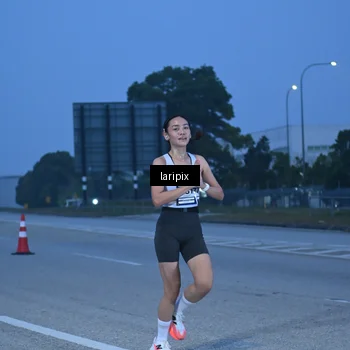 Runner Photo 7586391