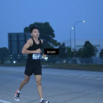 Runner Photo 7586394