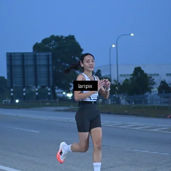 Runner Photo 7586396